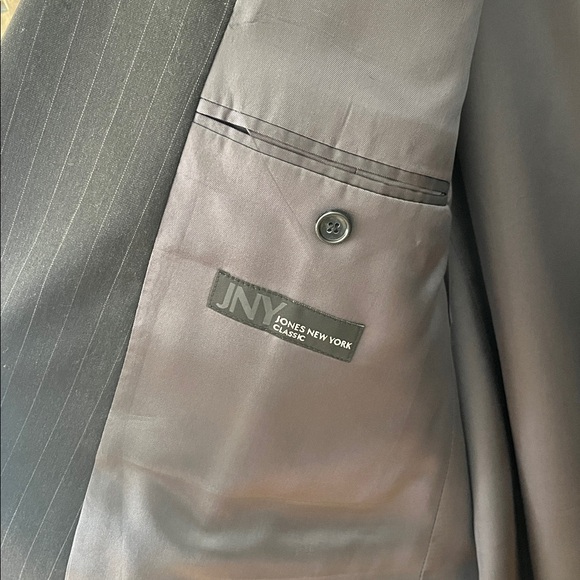 Jones New York Classic Men's Black Pinstripes Wool Blazer Size R50 - Picture 7 of 16